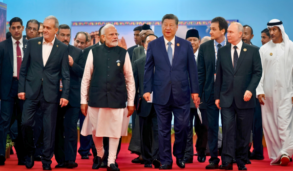 মতানৈক্য থাকলেও বিবাদ নয়, মোদী-শি জিন পিংয়ের বৈঠকে নতুন বার্তা Images 10000 01