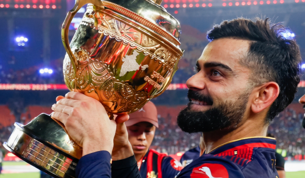 অধিনায়ক না হয়েও বেঙ্গালুরুর আসল নেতা কোহলিই, কীভাবে দলকে সাফল্যের পথে নিলেন Images 10000 02
