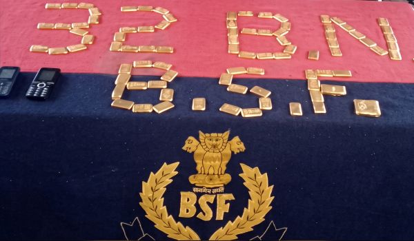 কাঁটাতারের ওপর দিয়ে পাচার হচ্ছিল সোনা, ৮৯ বিস্কুটসহ আটক বাংলাদেশি Imeges10000 05