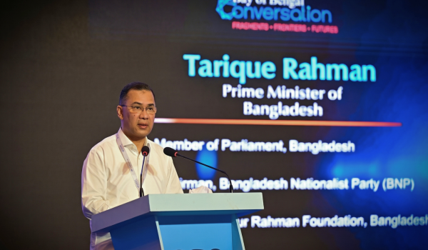জনগণের প্রতিশ্রুতি বাস্তবায়নে এগিয়ে যাচ্ছে সরকার: প্রধানমন্ত্রী Images 10000 02